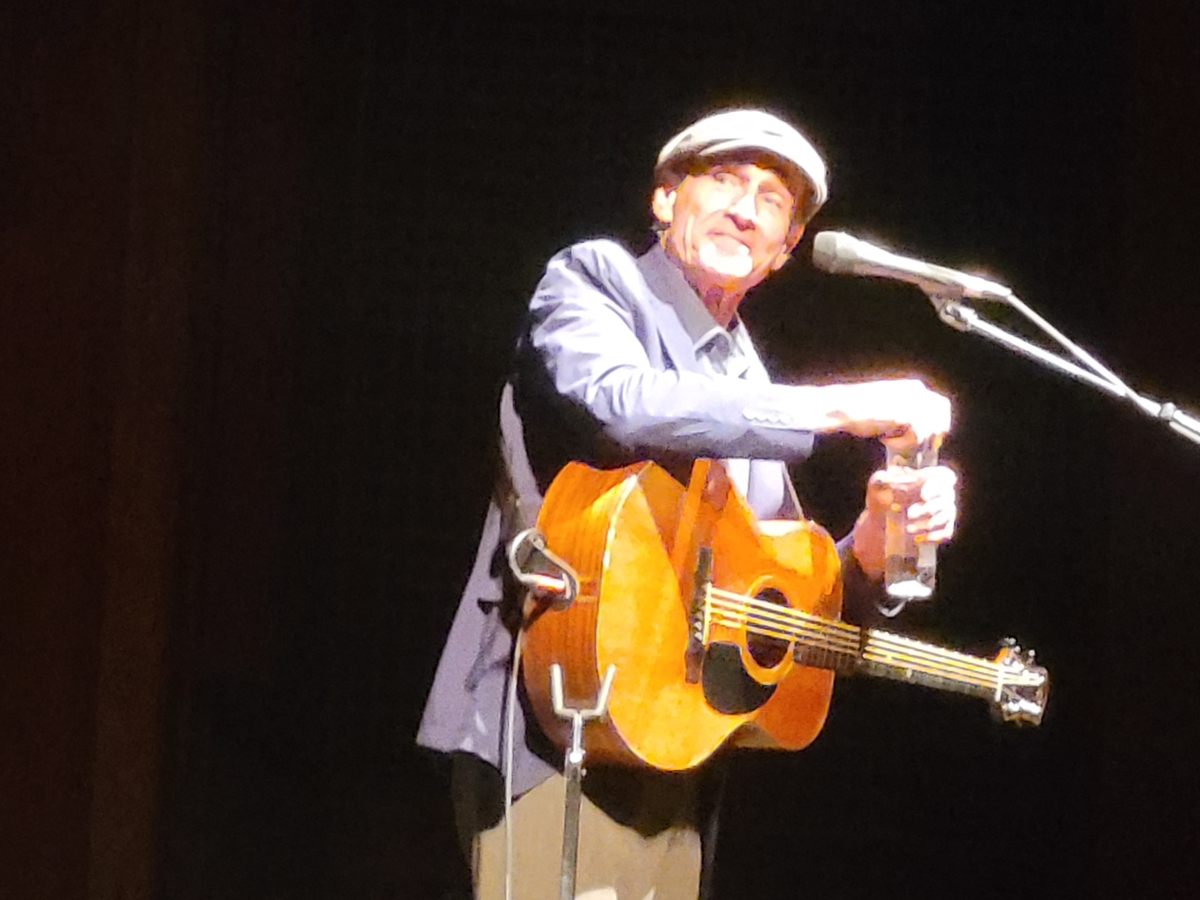 Feb 25, 2023 James Taylor at AuRene Theater, Broward Center Fort
