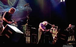 Grateful Dead on Feb 26, 1995 [048-small]