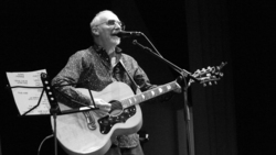 Graham Parker  on Oct 10, 2013 [572-small]
