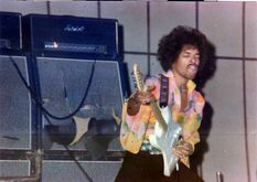 Jimi Hendrix / Cat Mother and the All Night Newsboys on Nov 30, 1968 [244-small]