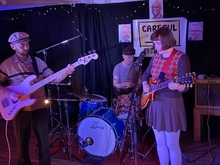 The Early Mornings
Danny (Bass), Rhys (Drums), Annie (Guitar and Vocals), The Early Mornings / The Dutch Embassy / Little Tealeif on Mar 11, 2023 [609-small]