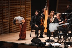 Bows - Kaki King & the American Composers Orchestra (2023), tags: American Composers Orchestra, Laura Oatts, Edward W. Hardy, Kaki King, Diane Bruce, Stacey Shames, New York, New York, United States, Stage Design, Zankel Hall, Carnegie Hall - Modern Yesterdays on Mar 16, 2023 [770-small]