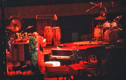 Elton John / The Kiki Dee Band on Oct 31, 1974 [587-small]