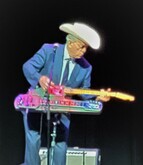Junior Brown on Mar 25, 2023 [926-small]