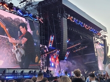 Fall Out Boy / Weezer / Green Day / Amyl and the Sniffers on Jun 22, 2022 [374-small]
