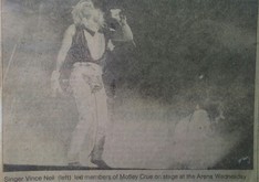 Mötley Crüe / Autograph on Oct 30, 1985 [946-small]