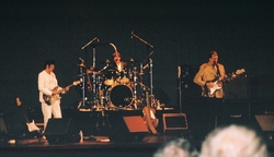 Wonderwall, tags: Wonderwall, Greensboro, North Carolina, United States, The Carolina Theatre - The Guess Who / Wonderwall on Oct 7, 2005 [919-small]