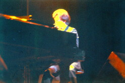Billy Joel / The Deadly Nightshade on Oct 23, 1976 [589-small]