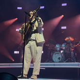 Lewis Capaldi / Em Beihold on Apr 6, 2023 [117-small]