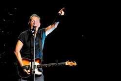 Bruce Spingsteen & The E Street Band / Bruce Springsteen on Apr 1, 2023 [915-small]