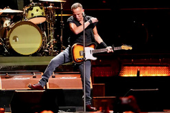 Bruce Spingsteen & The E Street Band / Bruce Springsteen on Apr 1, 2023 [917-small]