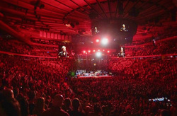 Bruce Spingsteen & The E Street Band / Bruce Springsteen on Apr 1, 2023 [921-small]