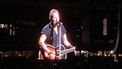 Bruce Spingsteen & The E Street Band / Bruce Springsteen on Apr 1, 2023 [924-small]