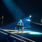 Lewis Capaldi / Em Beihold on Apr 11, 2023 [458-small]