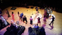 Scott Bradlee’s Postmodern Jukebox on Apr 15, 2018 [310-small]
