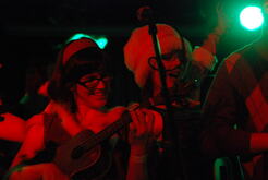 The Nightgowns / Wallpaper (WA) / The Redwood Plan / Skeletons With Flesh On Them / The Special Places / Christmas Belles on Dec 23, 2009 [004-small]