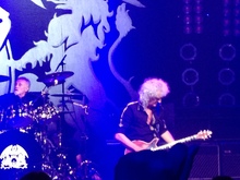 Queen + Adam Lambert on Jun 16, 2014 [087-small]