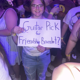 Lewis Capaldi / Em Beihold on Apr 15, 2023 [984-small]