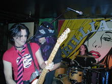 Pretty Boy Floyd on Feb 25, 2004 [841-small]