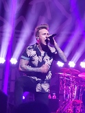 Papa Roach / From Ashes to New on Oct 16, 2018 [887-small]