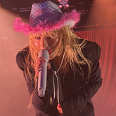 Sabrina Carpenter / spill tab on Apr 15, 2023 [131-small]