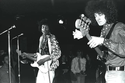 Jimi Hendrix / The Thyme / The Hideaways on Aug 15, 1967 [322-small]