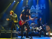 Slash featuring Myles Kennedy and the Conspirators / Coverheads on May 12, 2019 [550-small]