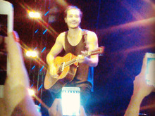 Tiago Iorc on Mar 17, 2017 [404-small]