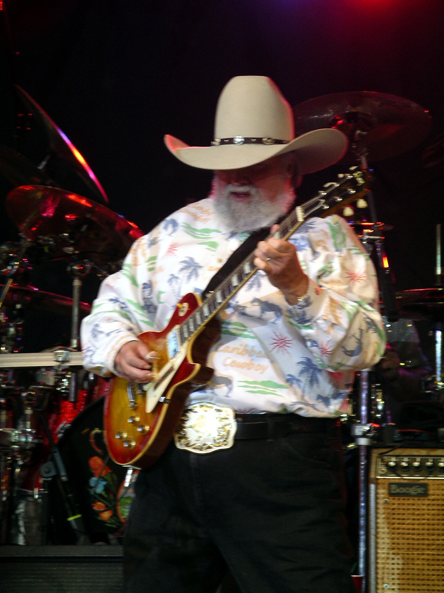 does the charlie daniels band still tour