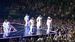 Backstreet Boys / MiC Lowry on Jun 20, 2019 [346-small]