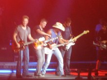 Kenny Chesney / Billy Currington / Uncle Kracker on Aug 4, 2011 [824-small]
