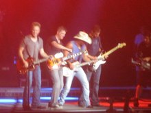 Kenny Chesney / Uncle Kracker / Billy Currington on Aug 4, 2011 [824-small]