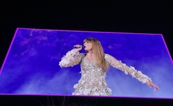 Taylor Swift / MUNA / Gracie Abrams on Jun 4, 2023 [052-small]