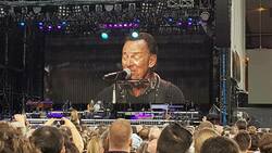 Bruce Springsteen / Bruce Springsteen & The E Street Band on Jun 1, 2016 [596-small]