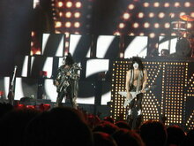 Kiss / Taking Dawn on May 9, 2010 [617-small]