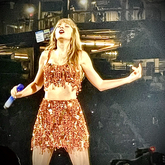 Taylor Swift / girl in red / Owenn on Jun 10, 2023 [465-small]