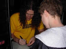Signing autographs after show, "Weird Al" Yankovic on May 4, 2007 [523-small]