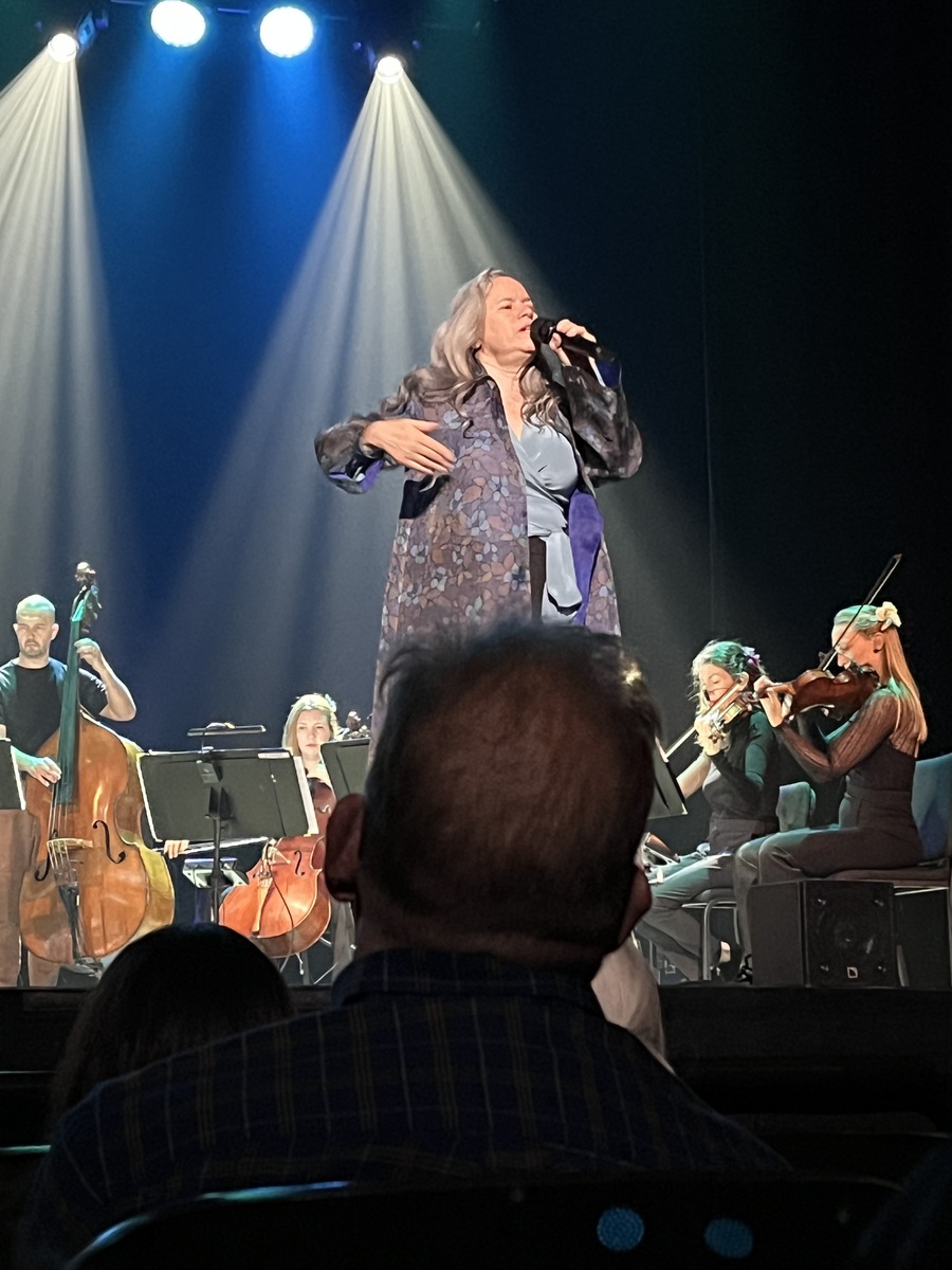 Natalie Merchant Concert & Tour History (Updated for 2023) Concert