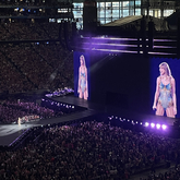 Taylor Swift / girl in red / Owenn on Jun 10, 2023 [581-small]