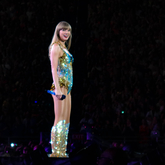 Taylor Swift / girl in red / Owenn on Jun 10, 2023 [189-small]