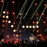 Niall Horan / Julia Michaels on Apr 30, 2018 [387-small]