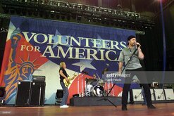 Volunteers For America on Oct 21, 2001 [784-small]
