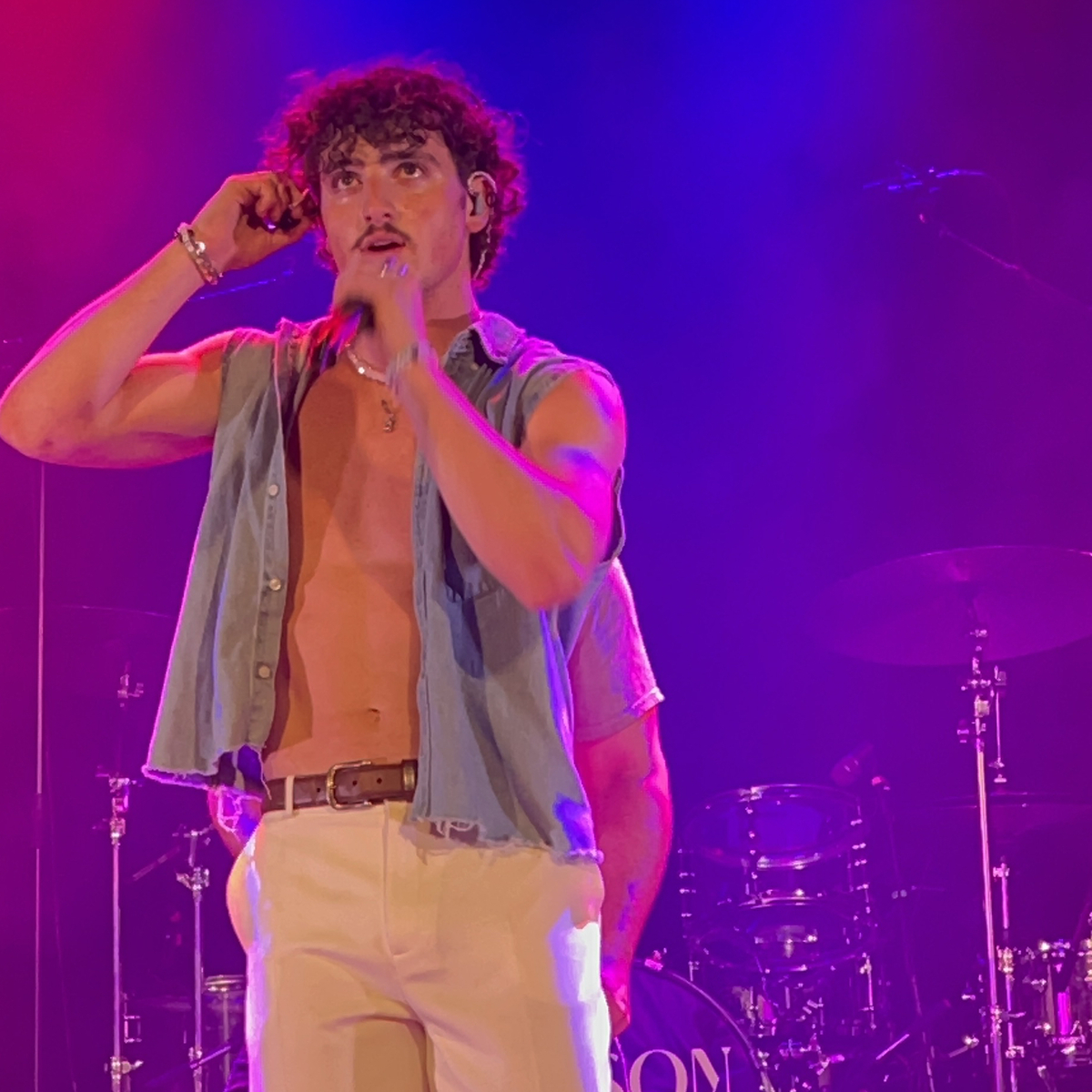 Benson Boone Concerts 2024 Megen Sidoney