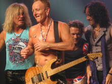 Def Leppard on Apr 12, 2013 [782-small]