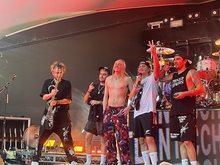 Chase Atlantic / Leah Kate / Xavier Mayne on Aug 13, 2022 [998-small]