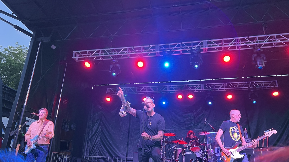 Gin Blossoms Concert & Tour History (Updated for 2023) Concert Archives