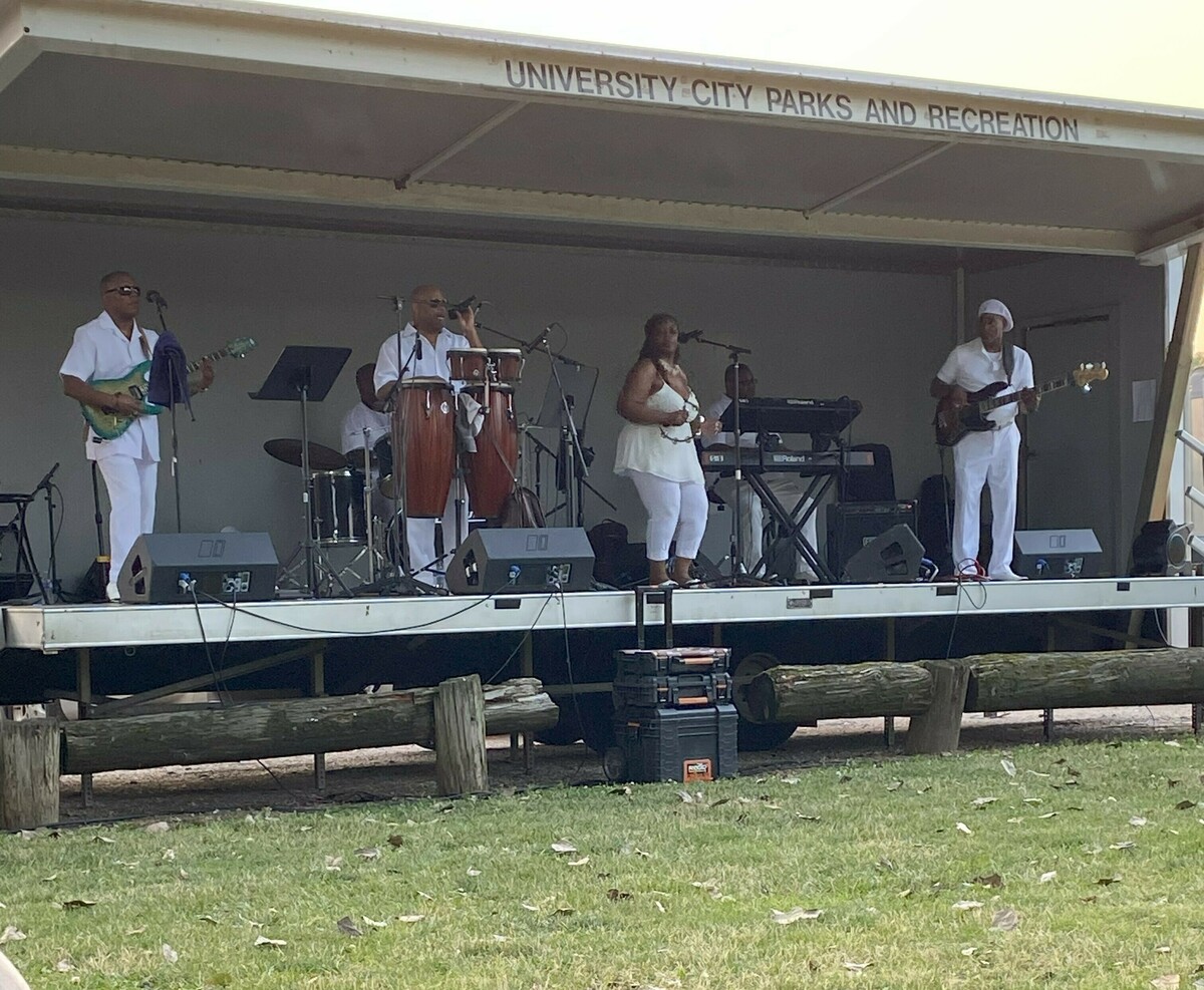 Jun 19, 2023 Bridges and Company at Heman Park University City