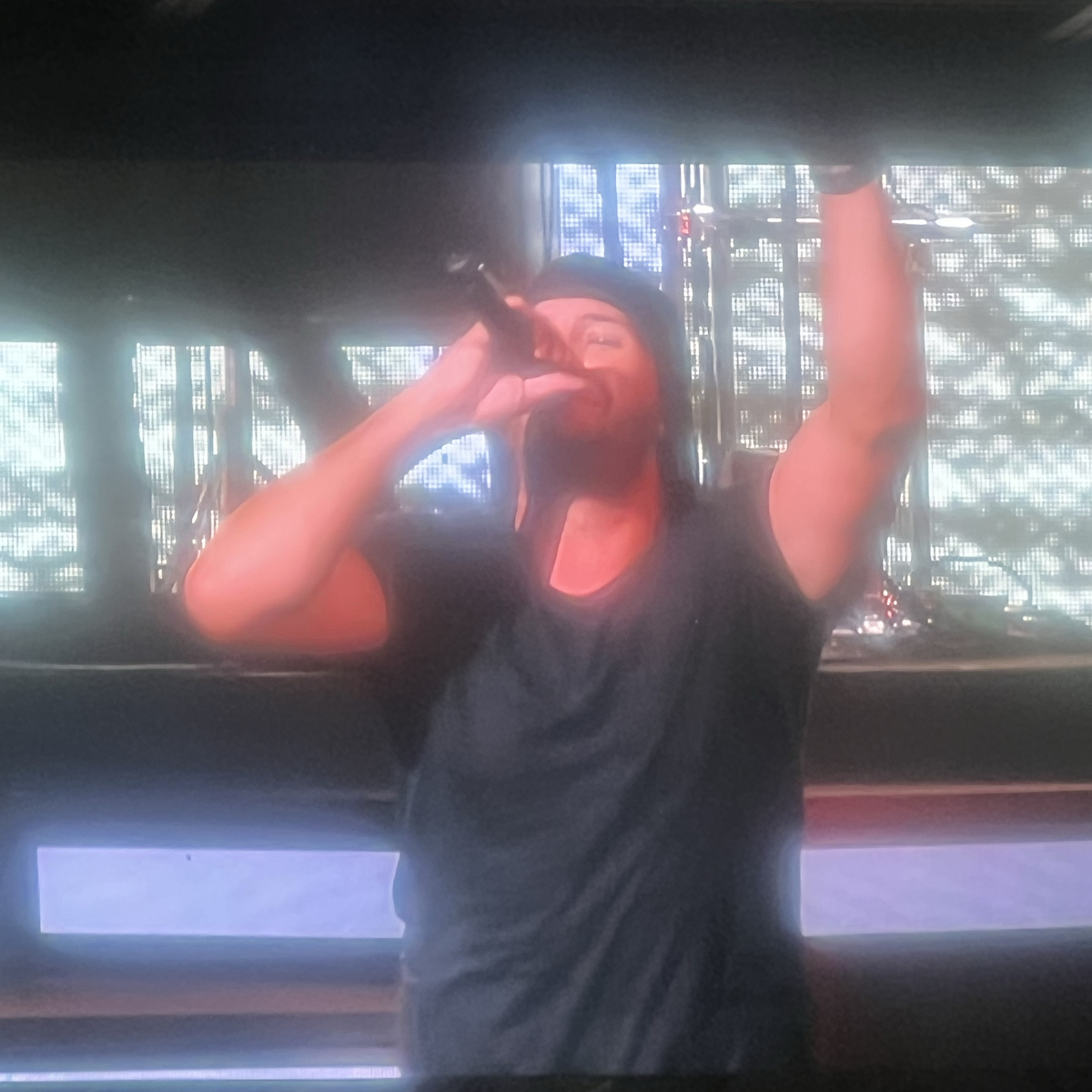 Jul 07, 2022 Luke Bryan at Veterans United Home Loans Amphitheater