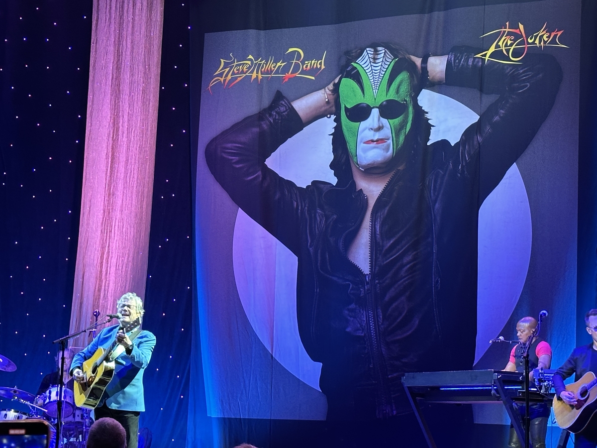 Steve Miller Band Concert & Tour History (Updated for 2023) Concert