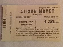 Alison Moyet on May 5, 1987 [250-small]